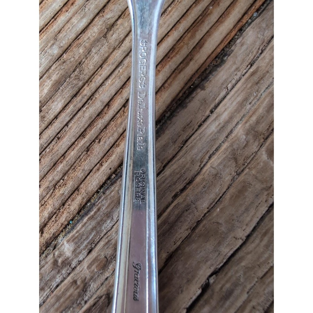 Rogers International Deluxe Silverplate Gracious 1 Butter Knife 1 Soup Spoon - Picture 8 of 13